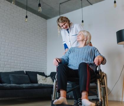 Пансионаты для пожилых людей и престарелых с деменцией